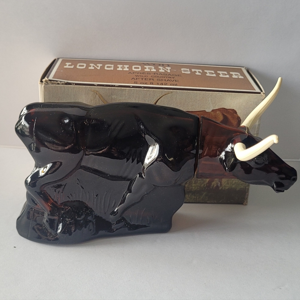 AVON Longhorn Steer Glass Bottle Wild Country Aftershave 5 oz Orig Box (Full)